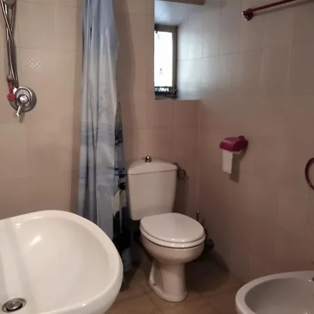 E Lucca