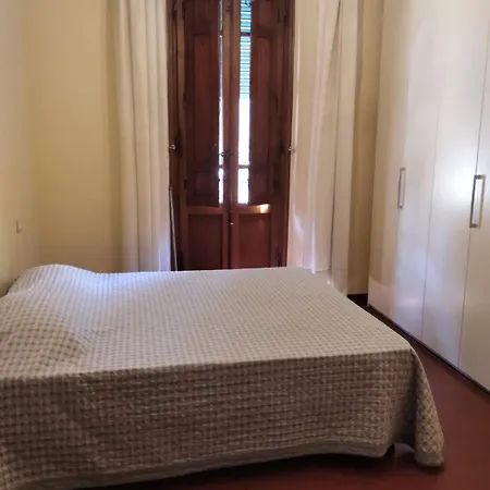 Apartman E *